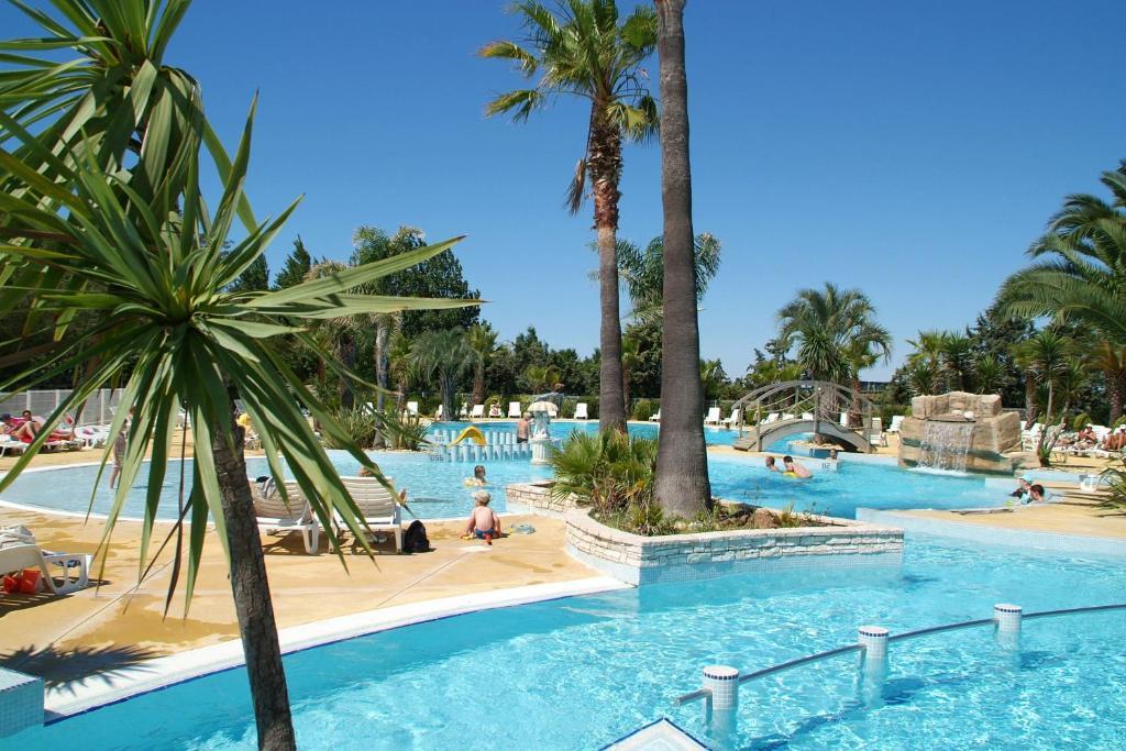 Camping Resort Les Champs Blancs آجد المظهر الخارجي الصورة