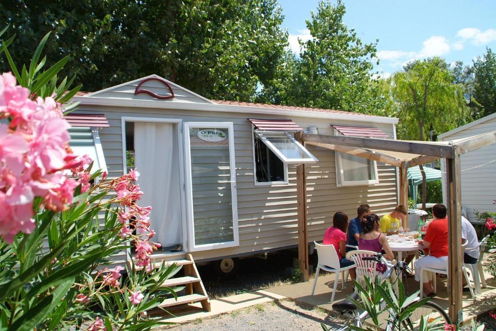 Camping Resort Les Champs Blancs آجد الغرفة الصورة