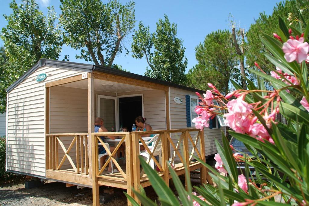 Camping Resort Les Champs Blancs آجد الغرفة الصورة