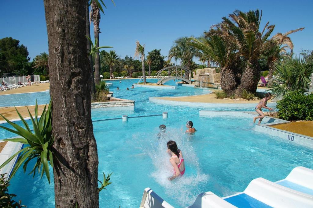 Camping Resort Les Champs Blancs آجد المظهر الخارجي الصورة