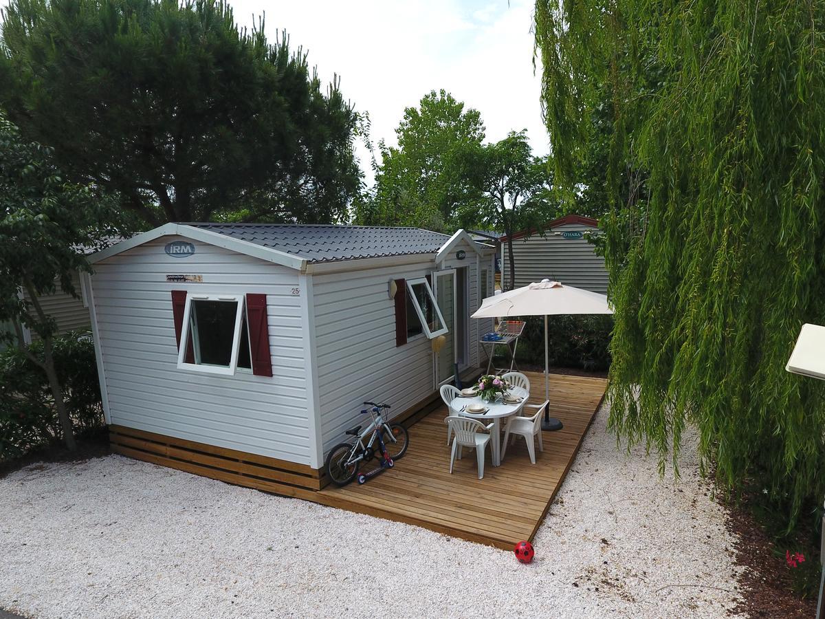 Camping Resort Les Champs Blancs آجد المظهر الخارجي الصورة